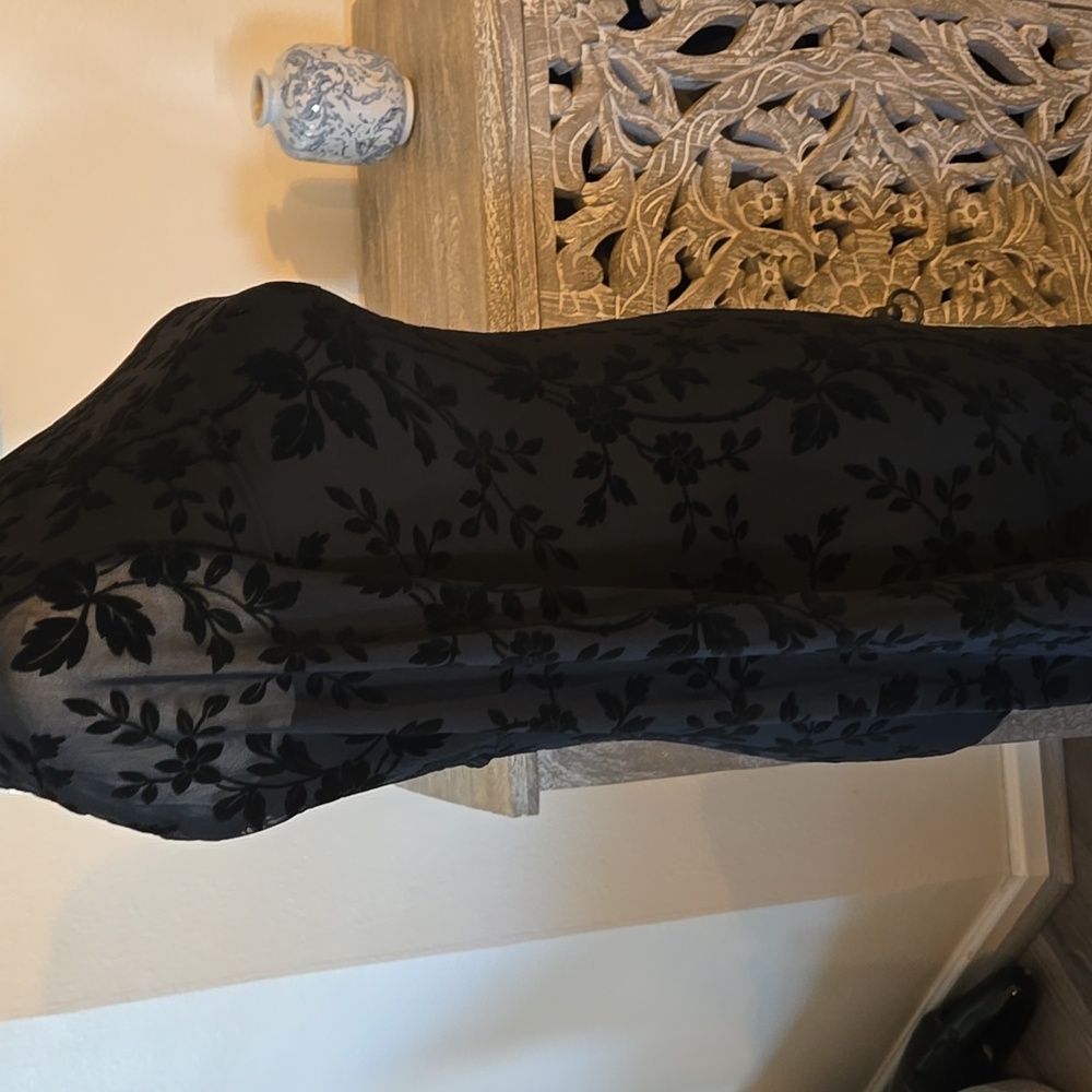 Elegant Black Floral Long Sleeve Dress Fully Lined - Picture 13 of 15
